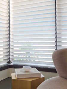 directional light control of silhouette shades point light up toward the ceiling with the Halo feature